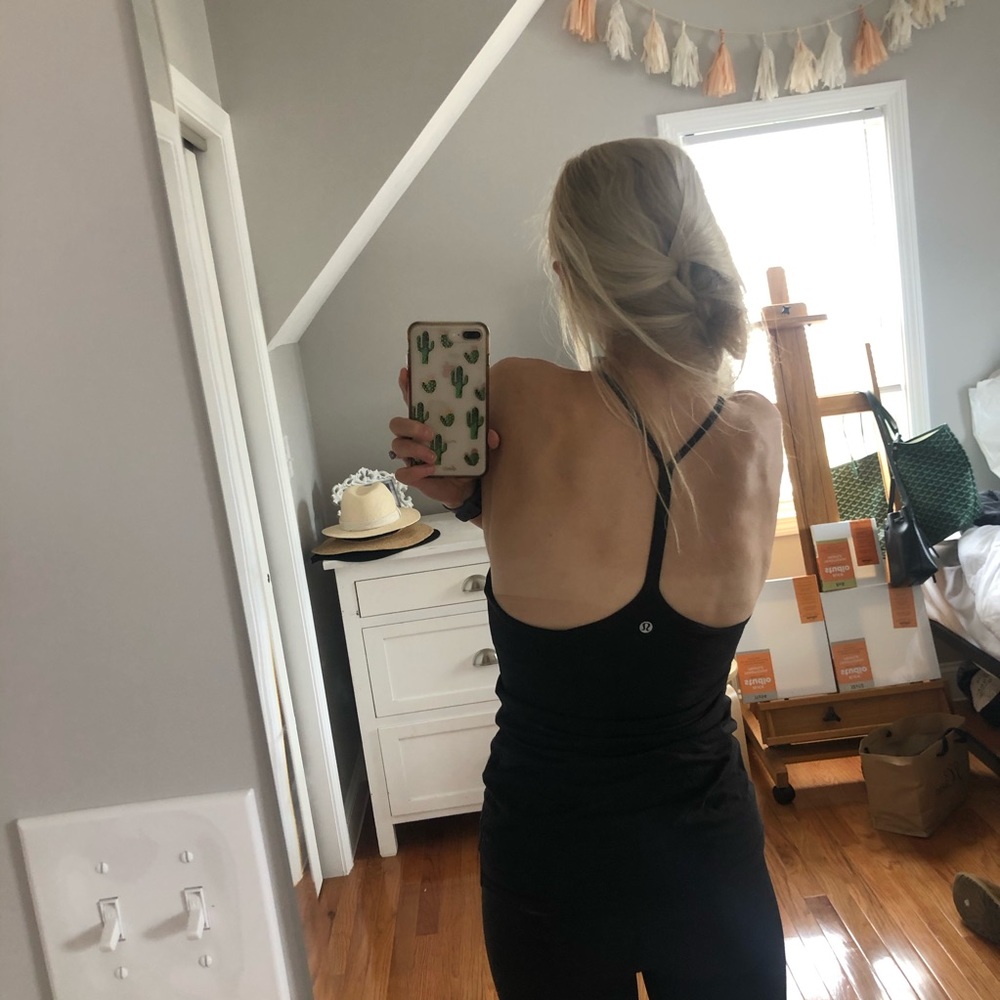 Racerback lululemon workout top with built in bra